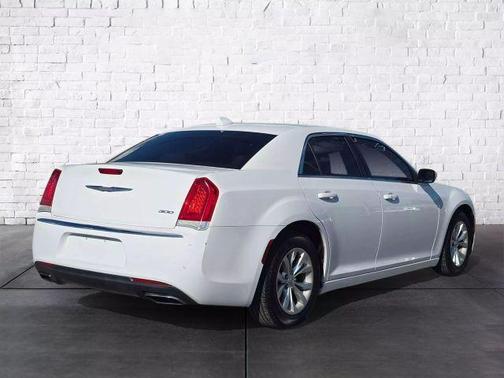 2015 Chrysler 300 Limited