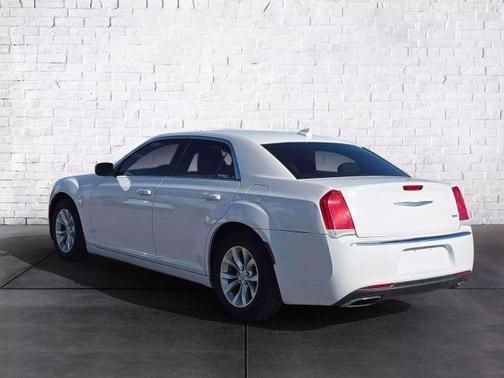 2015 Chrysler 300 Limited