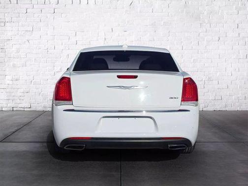 2015 Chrysler 300 Limited