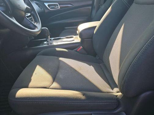 2018 Nissan Pathfinder S