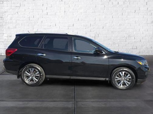2018 Nissan Pathfinder S