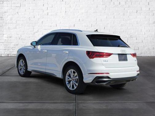 Glacier White Metallic 2022 Audi Q3 45 S line Premium
