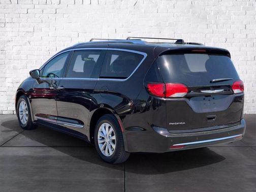 2018 Chrysler Pacifica Touring-L