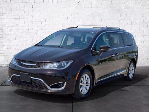 2018 Chrysler Pacifica Touring-L