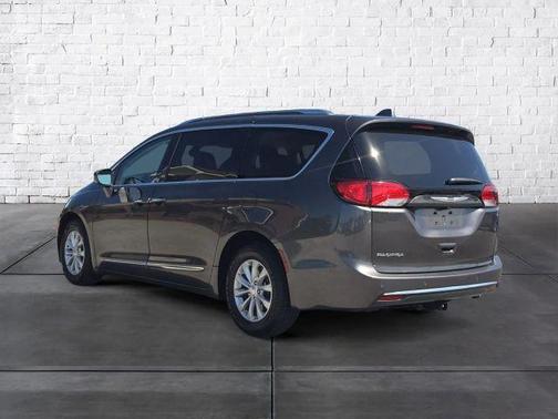 2019 Chrysler Pacifica Touring-L
