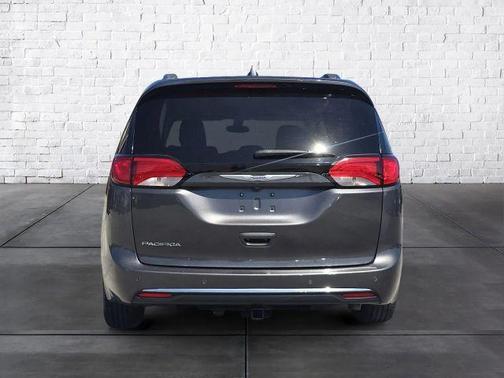 2019 Chrysler Pacifica Touring-L