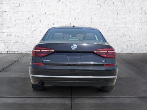 Deep Black Pearl Effect 2019 Volkswagen Passat 2.0T Wolfsburg