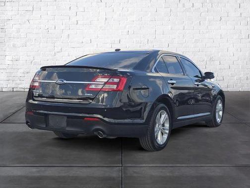 2018 Ford Taurus SEL