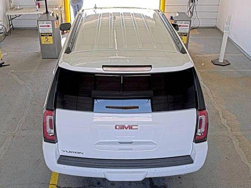 White 2019 GMC Yukon SLT