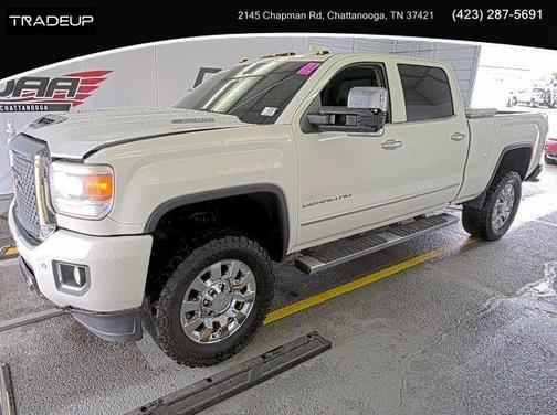 White 2017 GMC Sierra 2500 Denali