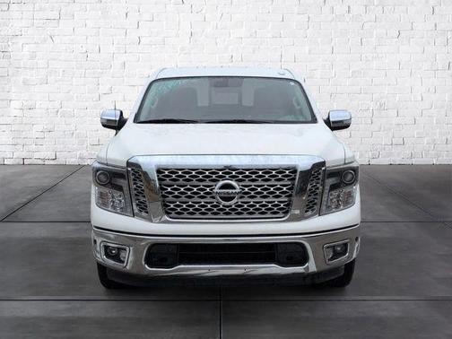 2017 Nissan Titan SL