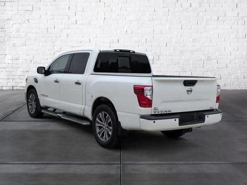 2017 Nissan Titan SL