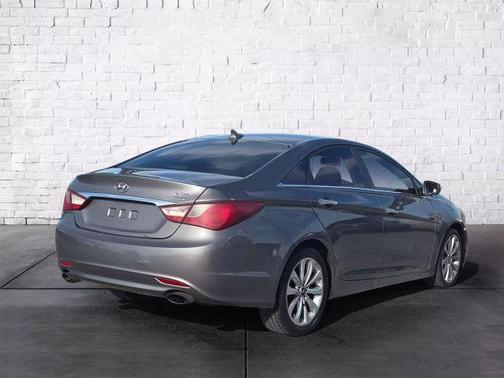 2011 Hyundai SONATA Limited 2.0T