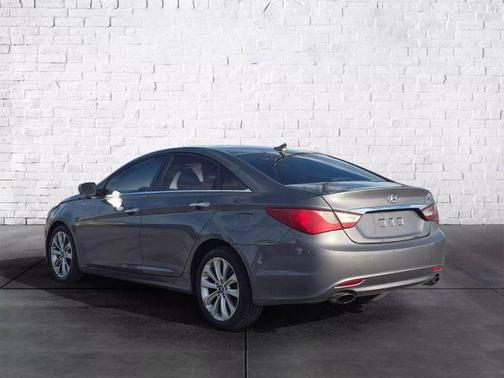 2011 Hyundai SONATA Limited 2.0T