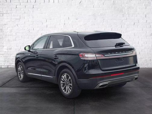 2019 Lincoln Nautilus Select