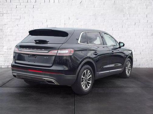 2019 Lincoln Nautilus Select