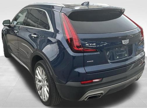 2022 Cadillac XT4 Premium Luxury