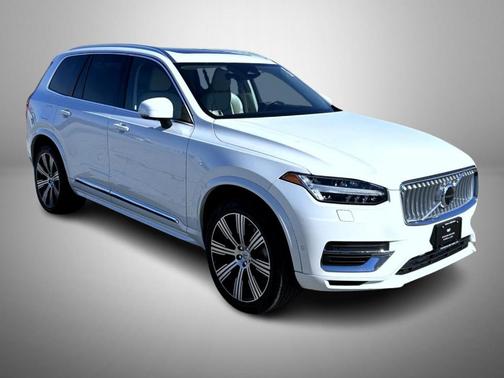 Crystal White 2025 Volvo XC90 Plug-In Hybrid T8 Ultra 7-Seater