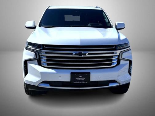 Iridescent Pearl Tricoat 2023 Chevrolet Suburban High Country
