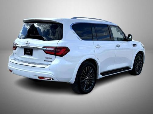 2023 INFINITI QX80 SENSORY