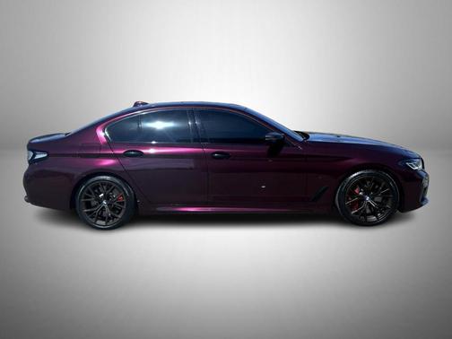 Individual Aventurin Red Metallic 2021 BMW M550 i xDrive