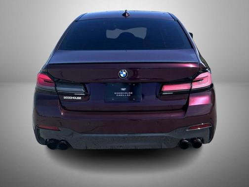 Individual Aventurin Red Metallic 2021 BMW M550 i xDrive