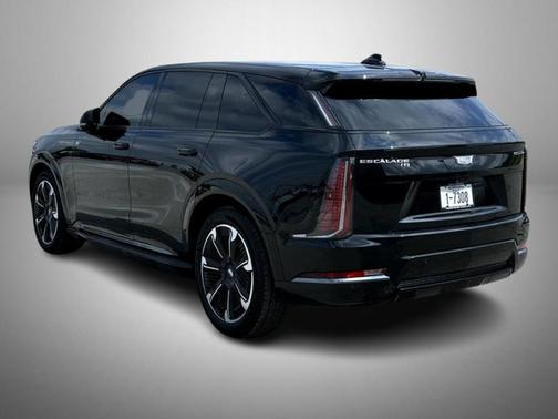 2025 Cadillac Escalade IQ Sport 2