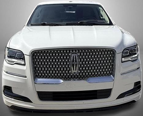 White Metallic 2022 Lincoln Navigator L Reserve
