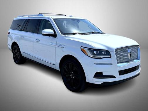 White Metallic 2022 Lincoln Navigator L Reserve