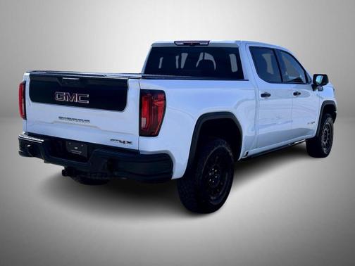Summit White 2023 GMC Sierra 1500 AT4X