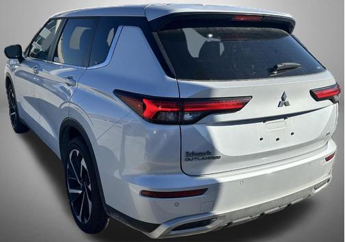 2023 Mitsubishi Outlander SE