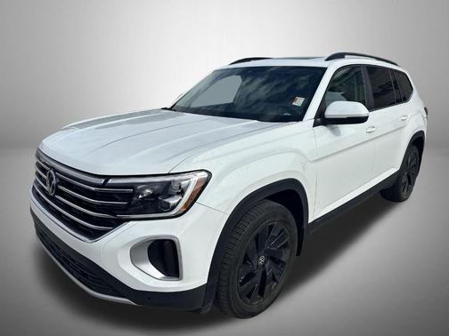 Pure White 2025 Volkswagen Atlas 2.0T SE