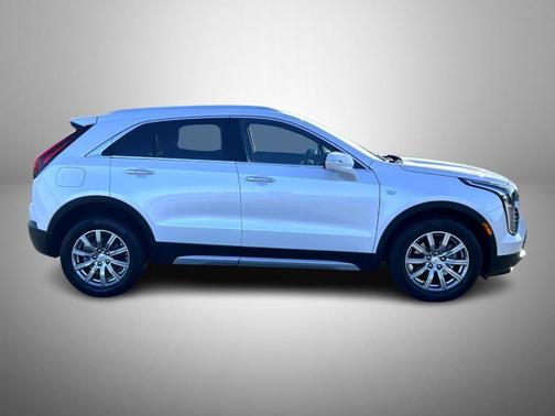 2022 Cadillac XT4 Premium Luxury