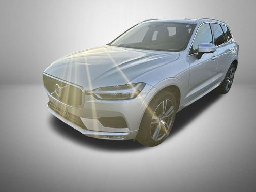 2021 Volvo XC60 T5 Momentum