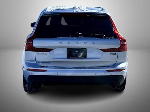 2021 Volvo XC60 T5 Momentum