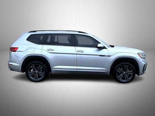 Pyrite Silver Metallic 2021 Volkswagen Atlas 3.6 V6 SE w/ Technology R-Line