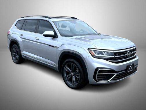 Pyrite Silver Metallic 2021 Volkswagen Atlas 3.6 V6 SE w/ Technology R-Line