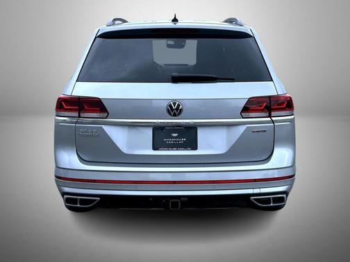 Pyrite Silver Metallic 2021 Volkswagen Atlas 3.6 V6 SE w/ Technology R-Line