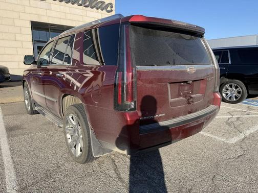 2017 Cadillac Escalade Luxury