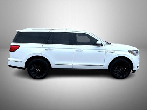 White 2020 Lincoln Navigator Reserve
