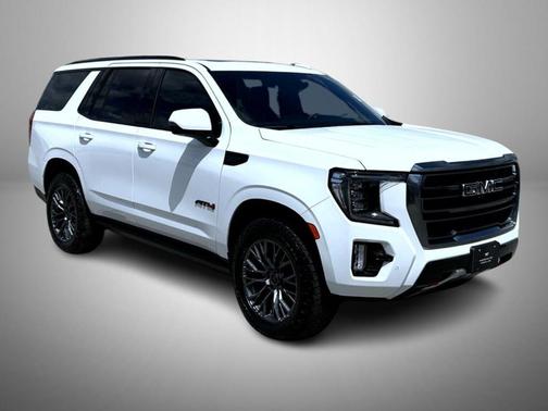 Summit White 2024 GMC Yukon AT4