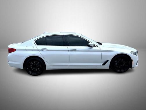 White Metallic 2017 BMW 540 i xDrive