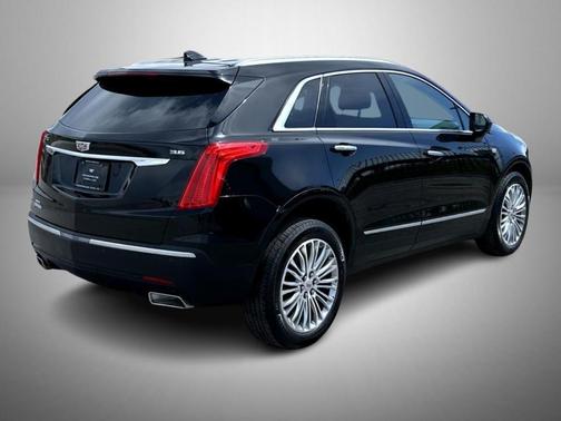Stellar Black Metallic 2018 Cadillac XT5 Luxury