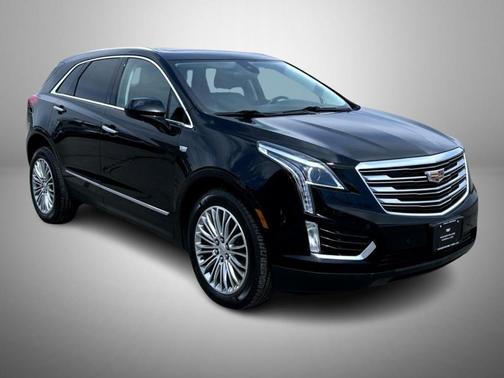 Stellar Black Metallic 2018 Cadillac XT5 Luxury