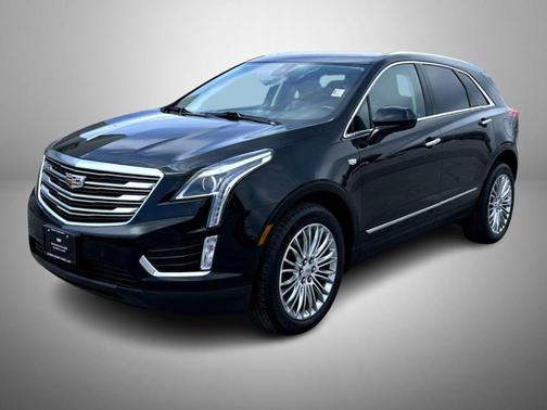 Stellar Black Metallic 2018 Cadillac XT5 Luxury