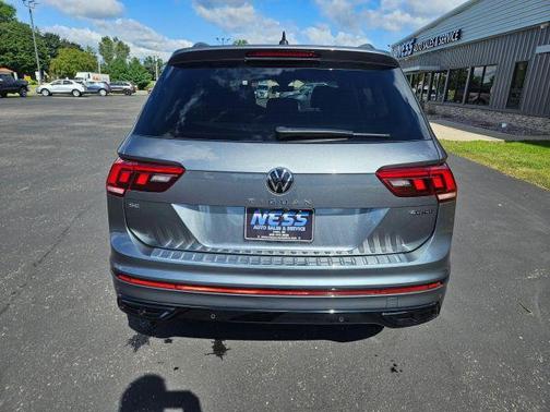 2022 Volkswagen Tiguan 2.0T SE R-Line Black