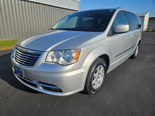 Bright Silver Metallic Clearcoat 2011 Chrysler Town & Country Touring
