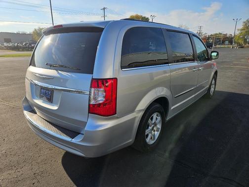 Bright Silver Metallic Clearcoat 2011 Chrysler Town & Country Touring