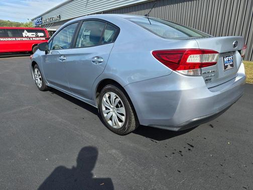 2019 Subaru Impreza 2.0i