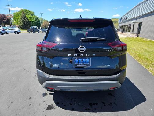 Super Black 2023 Nissan Rogue S